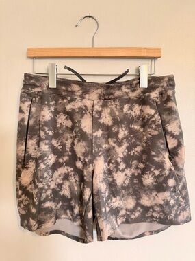 lululemon athletica Tie-Dye Gray and Cream Athletic Shorts